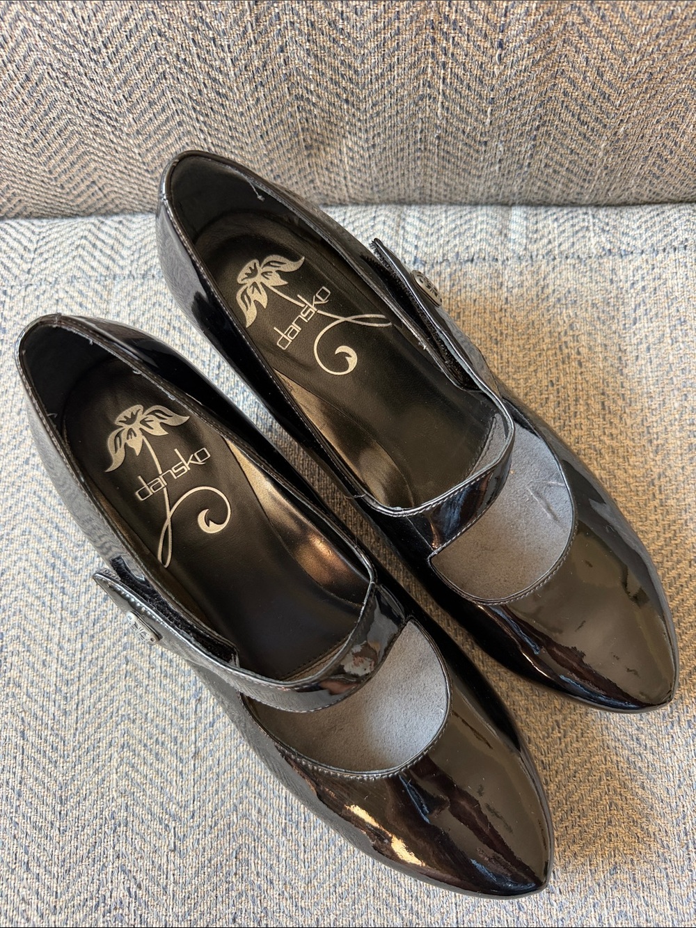 Dansko Women’s Black Patent Leather Mary Jane  Shoes Size: 39